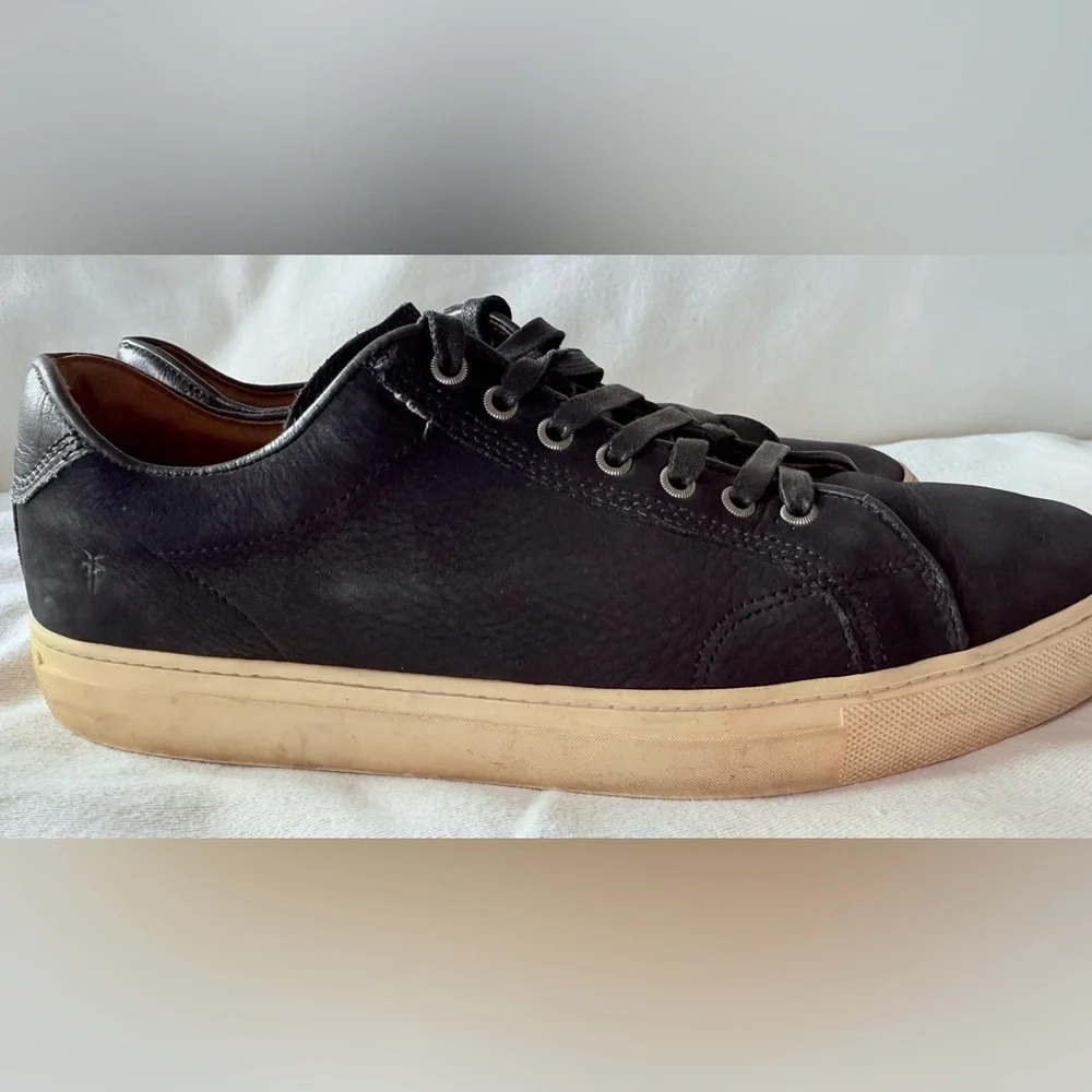 Frye Men's Walker Low Lace sneaker in black suede/leather SZ11